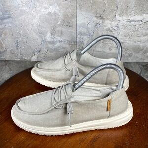 Hey Dude Women’s Size 6 Wendy Chambray Light Grey Shows